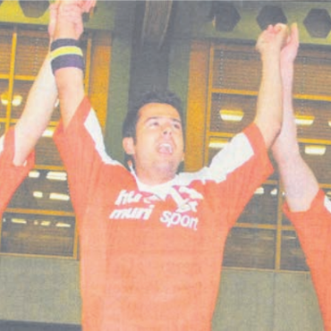 Freiämter Sportgeschichte geschrieben - Der TV Muri (v. l. Martin Wyss, Dominik Jordan und René Brogle) hat sich mit seinem Aufstieg in die Nationalliga B in den Freiämter Sportannalen verewigt.   Bild: Archiv