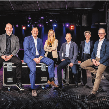 Aufs Notwendige beschränken - Das neue Team hat sich gefunden (von links): Gemeinderat Olivier Parvex-Käppeli, Gemeindeammann Roland Vogt, Vizeammann Sonja Isler-Rüttimann, Geschäftsleiter Christoph Weibel, Gemeinderätin Claudia Hauri, Gemeinderat Thomas Geissmann.
Bild: gk