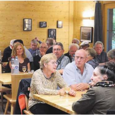 Arbeitslast nimmt zu - Gemeindeammann Franz Schaad schätzt den Austausch mit der Bevölkerung. Und orientiert ausführlich über die anstehenden Projekte und Probleme. Bilder: Chregi Hansen