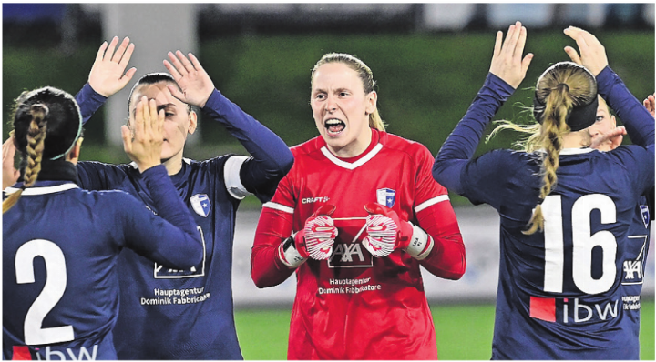 Die Frauen des FC Wohlen geben sich im Vorfeld des Cupfinals gegen Niederlenz kämpferisch. Bild: Archiv/awa Die Frauen des FC Wohlen geben sich im Vorfeld des Cupfinals gegen Niederlenz kämpferisch. Bild: Archiv/awa