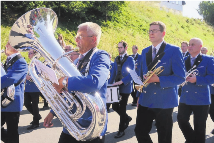 Der Musikverein Künten erhält am Dorffest eine neue Uniform. Die aktuelle stammt von 1992. Bild: zg Der Musikverein Künten erhält am Dorffest eine neue Uniform. Die aktuelle stammt von 1992. Bild: zg
