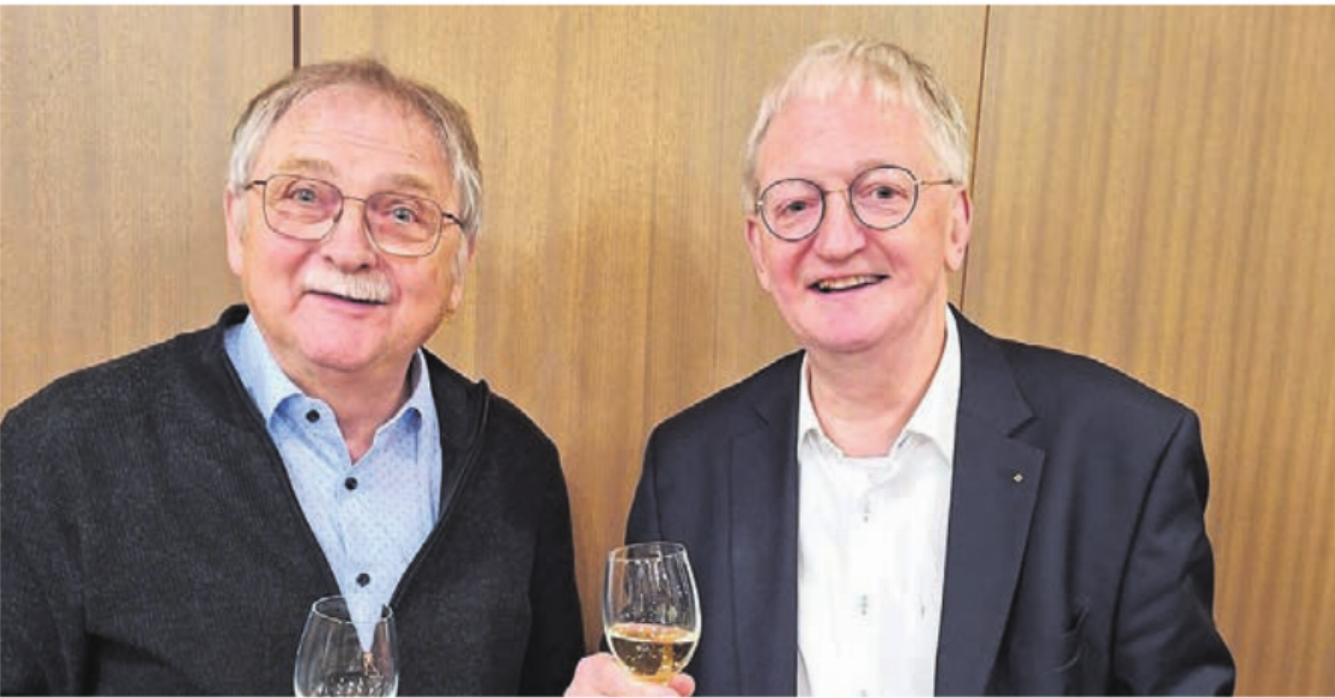 Peter Hochuli, Präsident der Freunde der Klosterkirche Muri (rechts), mit Franz Enderli, Präsident Förderverein Niklaus von Flüe und Dorothee Wyss.    Bild: zg - Das Bild wird blockiert. – Möglicherweise durch einen aktiven Adblocker.
