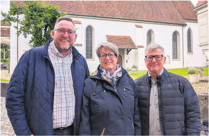 Die Kirchgemeinde Bremgarten mit Kornel Wick (l.) schliesst sich mit derjenigen von Clivia Kempter und Hermetschwil-Staffeln zusammen. Für Zufikon und Martin Villiger kommt eine Vereinigung mit den beiden anderen zu früh.    Bild: Marco Huwyler
