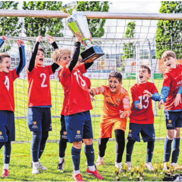 Stimmung wurde nicht verhagelt - In der E1-Kategorie konnte sich die Barcelona Academy Zürich den Sieg sichern. Bilder: Coy M Lee