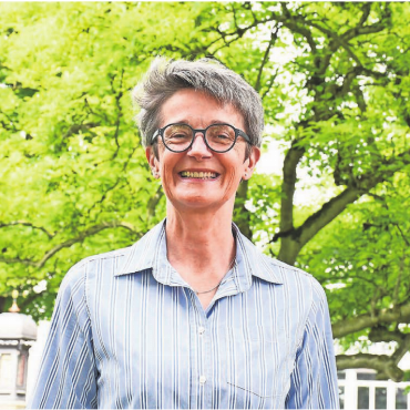 Die Hoffnungsträgerin - «Hoffnungsträgerin in Finanzfragen – das bin ich gerne.» Mit Erfahrungen rund um Milliarden-Projekte, die sie in Südafrika, Malaysia und Panama gesammelt hat, will sich Claudia Hauri als neue Gemeinderätin einbringen.    Bild: Daniel Marti
