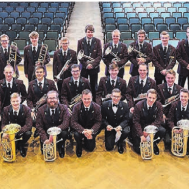Fast schon eine Bewerbung - Die Swiss Armed Forces Brass Band ist eine von mehreren Formationen der Schweizer Armee und tritt am Sonntag in Dottikon auf.    Bild: DMA