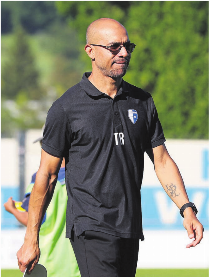 Zufrieden, glücklich und beim Abschied auch ein wenig nachdenklich: Trainer Piu nach seinem letzten Spiel als Trainer auf der Niedermatten.