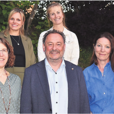 Weniger Geburten, weniger Beratung - Sie führen den Verein in den nächsten vier Jahren: (hinten von links) Maria Fiechter, Sonja Isler-Rüttimann, (vorne von links) Nadja Stalder, Renato Sanvido und Natascha Brunold.