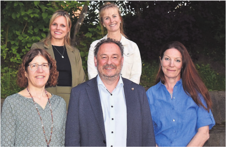 Sie führen den Verein in den nächsten vier Jahren: (hinten von links) Maria Fiechter, Sonja Isler-Rüttimann, (vorne von links) Nadja Stalder, Renato Sanvido und Natascha Brunold. Sie führen den Verein in den nächsten vier Jahren: (hinten von links) Maria Fiechter, Sonja Isler-Rüttimann, (vorne von links) Nadja Stalder, Renato Sanvido und Natascha Brunold.