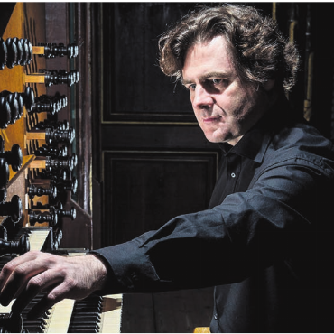 Das Gehirn steuert die Orgel - Franz Danksagmüller ist Professor für Orgel und Improvisation – beides verbindet er beim Konzert in Muri. Bild: zg