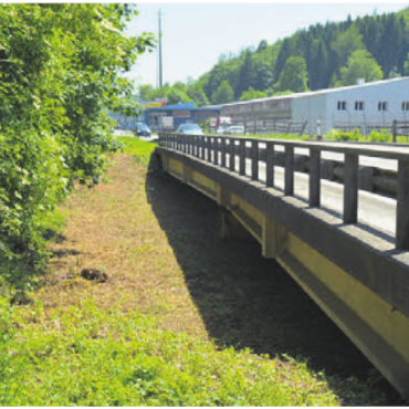 Start der Bauarbeiten - Das alte Lehenviadukt wird rückgebaut. Das Gelände wird mit Schaumglasschotter aufgefüllt.