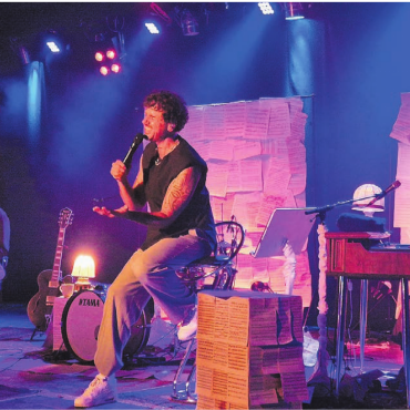 Der Star kommt nach Hause - Klein, aber enorm fein: «Acoustic Stories II» mit Gitarrist Raphael Jakob, Jan Seven Dettwyler und Rose Ann Dimalanta.
