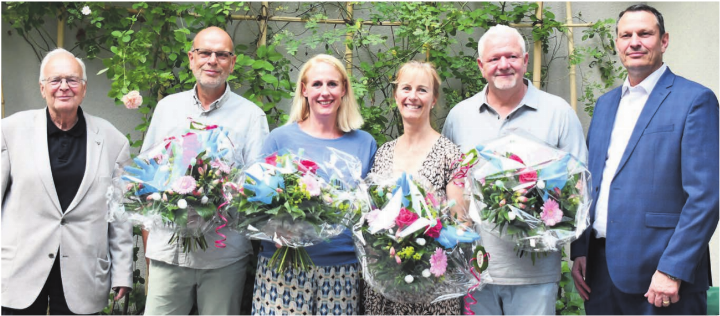 Der Vorstand ist dank kompetenten Personen wieder komplett (v. l.): Kaspar Schild (verlässt nach 13 Jahren den Vorstand) Hanspeter Kümin, Severine Andermatt, Gemeinderätin Sonja Isler, Stefan Schäfer und Gemeindeammann Roland Vogt, der als Vorstandsmitglied der Spitex zurückgetreten ist. Bild: Monica Rast Der Vorstand ist dank kompetenten Personen wieder komplett (v. l.): Kaspar Schild (verlässt nach 13 Jahren den Vorstand) Hanspeter Kümin, Severine Andermatt, Gemeinderätin Sonja Isler, Stefan Schäfer und Gemeindeammann Roland Vogt, der als Vorstandsmitglied der Spitex zurückgetreten ist. Bild: Monica Rast