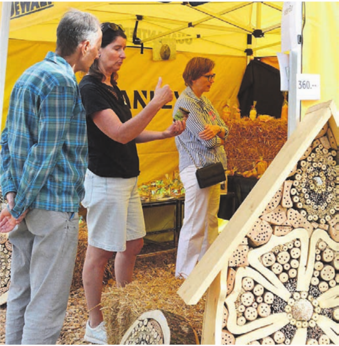 Die Wildbienen-Häuser gehen auch als Kunstwerke durch. Die Wildbienen-Häuser gehen auch als Kunstwerke durch.
