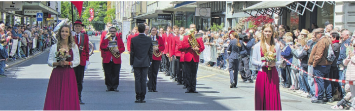 Die MG Mühlau auf der Paradestrecke am Eidgenössischen in Biel.    Bild: zg