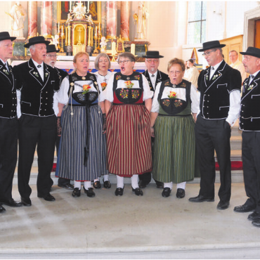 Spaltungen überwinden - Der Jodlerklub Dottikon wusste als Vertreter der Einheimischen zu gefallen. Bilder: Stefan Treier