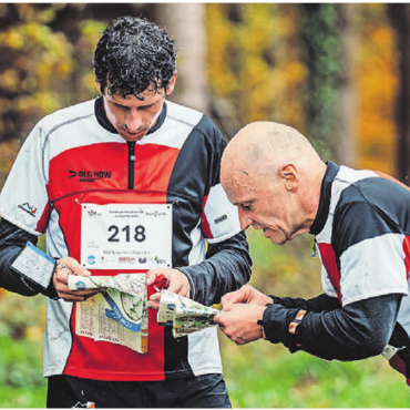 Die OL-Elite zu Besuch - Letztes Jahr fanden die Team-Schweizer-Meisterschaften im Orientierungslauf im Wald zwischen Wohlen und Bremgarten statt. Jetzt könnte wieder eine Schweizer Meisterschaft im OL durch das Freiamt führen. Bild: Simon Buser