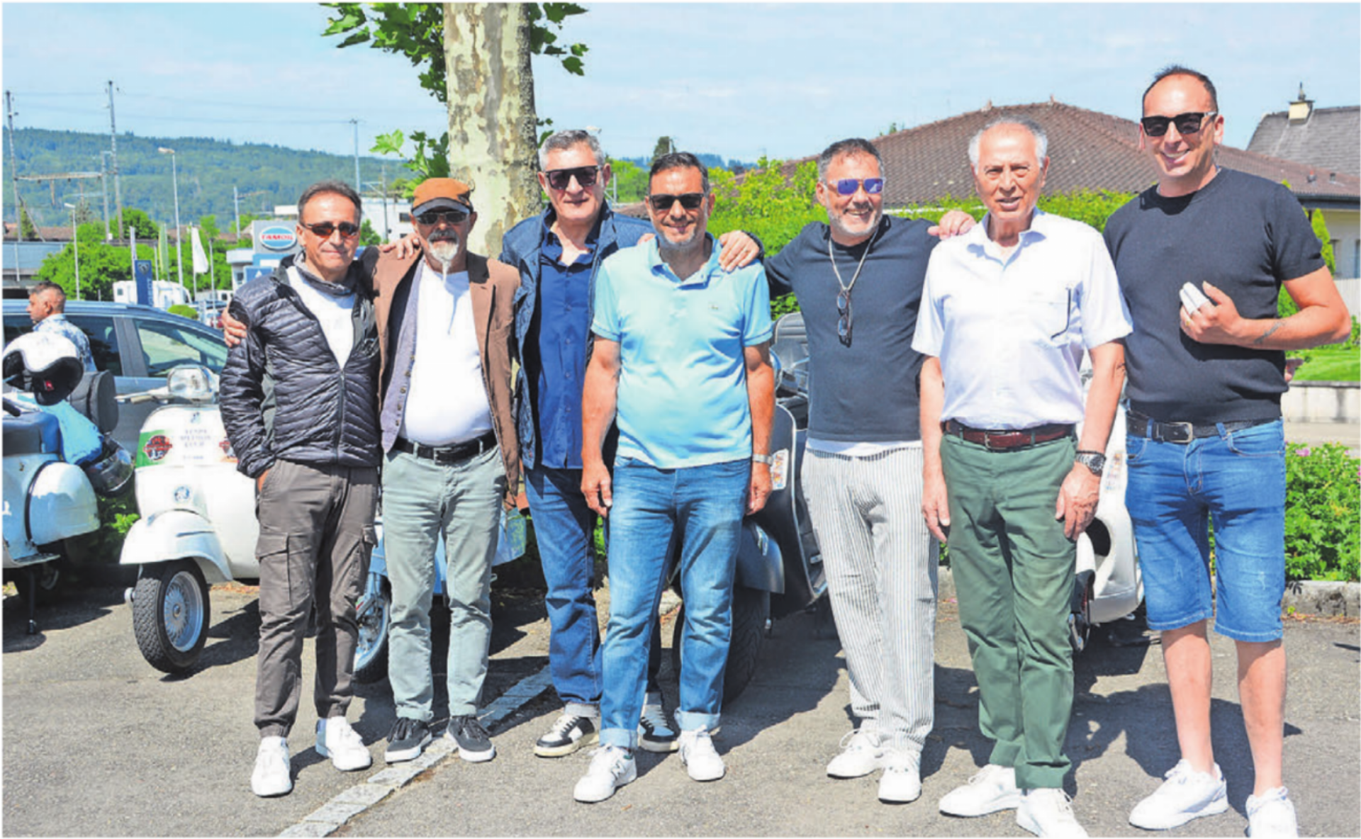 Die Vespa-Freunde freuten sich am gemütlichen Treffen über das gemeinsame Hobby und den kameradschaftlichen Austausch. Die Kultur- und Eventkommission des Acli (v. l.): Mario Musarò, Mario Imondi, Salvatore De Rosa, Toni Imondi, Umberto Retucci, Franco Narducci, Fabio Pepe. - Das Bild wird blockiert. – Möglicherweise durch einen aktiven Adblocker.