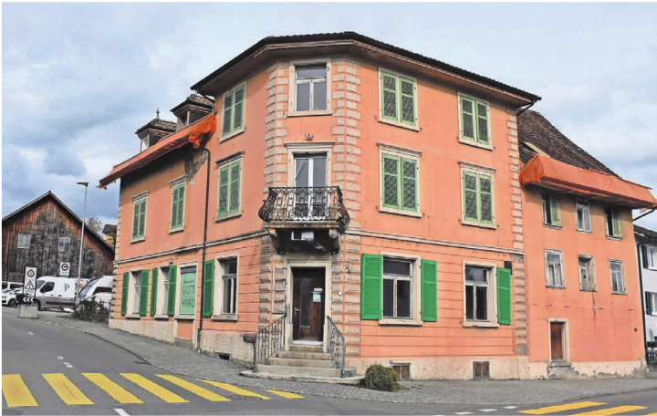 Das Gebäude des Restaurants Gotthard – es wurde 1898 erbaut, das Wohnhaus bereits im Jahr 1819: Es kann abgerissen werden, dies hat der Gemeinderat so entschieden. Bild: Daniel Marti Das Gebäude des Restaurants Gotthard – es wurde 1898 erbaut, das Wohnhaus bereits im Jahr 1819: Es kann abgerissen werden, dies hat der Gemeinderat so entschieden. Bild: Daniel Marti