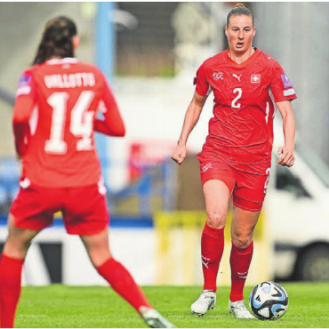 Glanzloser Sieg, glanzvolle Ausgangslage - Julia Stierli beim Sieg in Nordirland. Bild: Freshfocus