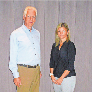 «In der Krise sind wir voll da» - Präsident Raymond Tellenbach und die abtretende Denise Strasser beim letzten gemeinsamen Auftritt. Bild: Alphonse Hauser