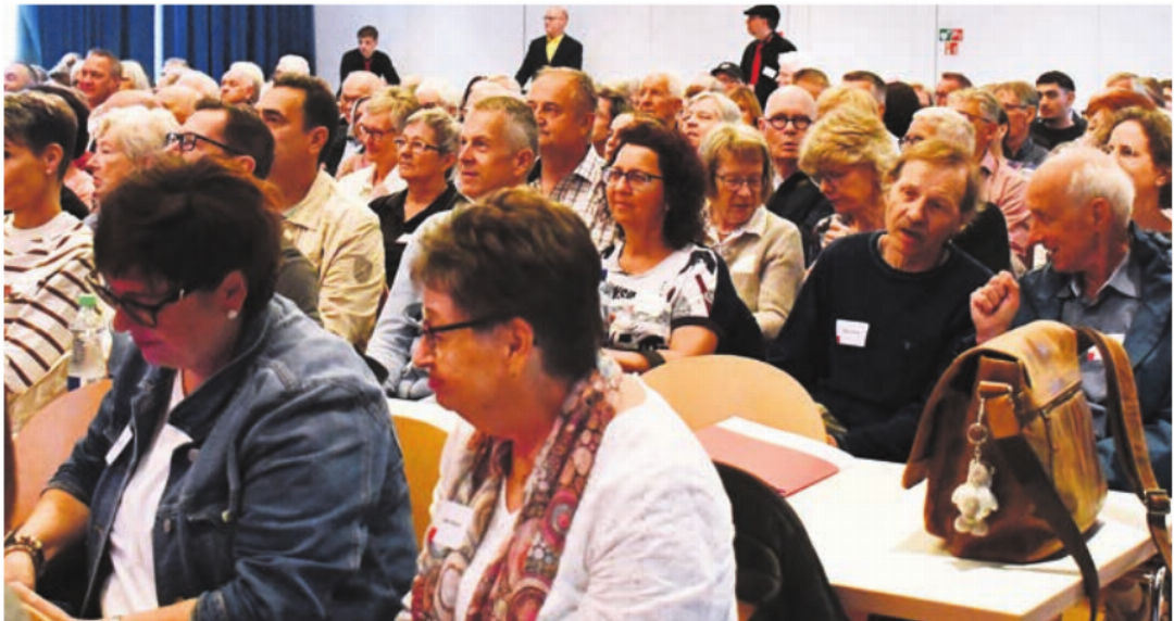 Full House an der Jahresinformation «ibw persönlich» im Casino. Full House an der Jahresinformation «ibw persönlich» im Casino.