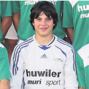 Tschüss, «Riesen»-Goalie - Lange her: Fabian Riesen auf dem Teambild des FCM im Jahr 2010. Bild: Archiv