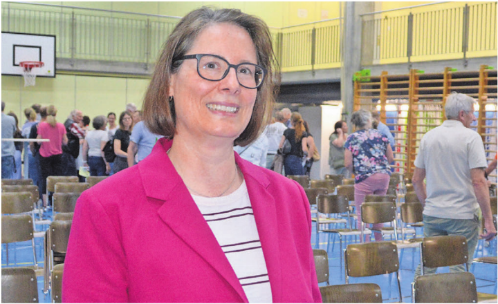 Gemeinderätin Claudia Long war nach der Gemeindeversammlung überglücklich über das klare Ja zum Reusssteg-Baukredit. Bild: Roger Wetli Gemeinderätin Claudia Long war nach der Gemeindeversammlung überglücklich über das klare Ja zum Reusssteg-Baukredit. Bild: Roger Wetli