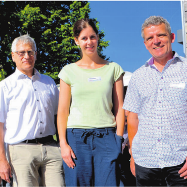 Hinschauen und vernetzen - Sie repräsentieren «Freiamt.Mittendrin.» (von links): Daniel Räber, Repla-Geschäftsstelle, Claudia Heger, Areal- und Flächenmanagerin, Rainer Heggli, Repla-Präsident, und Andreas Gnädinger, Präsident Repla-Wirtschaftskommission. Bild: Thomas Stöckli