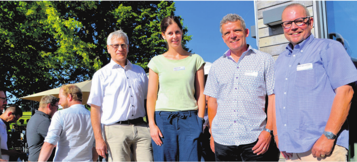 Sie repräsentieren «Freiamt.Mittendrin.» (von links): Daniel Räber, Repla-Geschäftsstelle, Claudia Heger, Areal- und Flächenmanagerin, Rainer Heggli, Repla-Präsident, und Andreas Gnädinger, Präsident Repla-Wirtschaftskommission. Bild: Thomas Stöckli