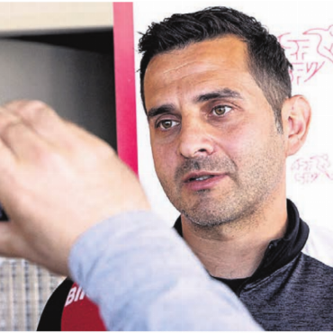 Ein Stück Sportgeschichte mitgeschrieben - Fedayi San (aus Arni, lizenziert für den FC Tägerig) ist der erste Schweizer, der als VAR an einer WM dabei ist.  Bild: SFV
