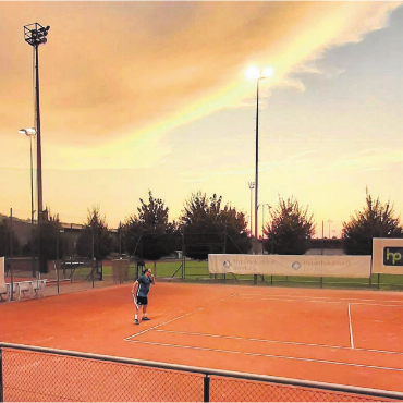 Wohlen wird zum Tennis-Mekka - In den bisherigen Austragungen hatte der NSC immer Wetterglück. Die Organisatoren hoffen, dass dies auch jetzt wieder der Fall ist. Bilder: zg
