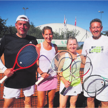 Wohlen wird zum Tennis-Mekka - In Wohlen können die Spieler in verschiedenen Kategorien antreten, so auch im Mixed-Doppel. Letztes Jahr siegten dabei Claudio Hartmann und Esther Fatzer im Final gegen Patricia Gerspach und Daniel Rottmeier (v. r.).
