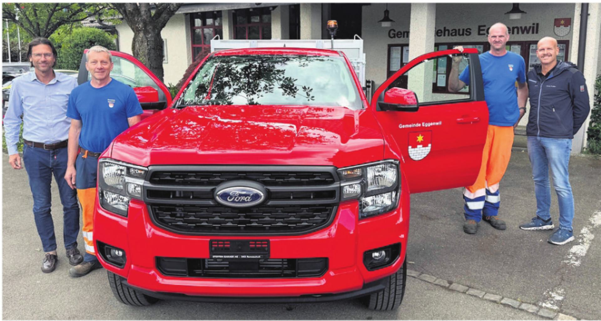 Kürzlich übergab die Steffen Garage AG, Remetschwil, dem Bauamt Eggenwil das neue Kommunalfahrzeug Ford Ranger: (v. l.) Dominik Steffen (Inhaber der Steffen Garage AG und Steffen Bus AG, Remetschwil), Bruno Meier (Leiter technische Betriebe/ Dienste Eggenwil), Markus Belser (Stv. Leiter technische Betriebe/Dienste Eggenwil) und David Keller (Geschäftsführer der Steffen Garage AG). Bild: gk - Das Bild wird blockiert. – Möglicherweise durch einen aktiven Adblocker.