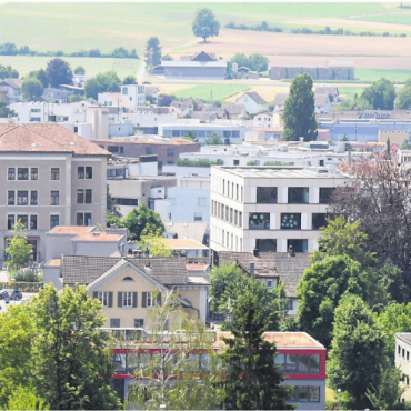 «Katastrophale finanzielle Lage» - Die Gemeinde Wohlen geht einer schwierigen finanziellen Zukunft entgegen: Der Schuldenberg steigt und die Sorgen wer0den grösser. Bilder: Archiv