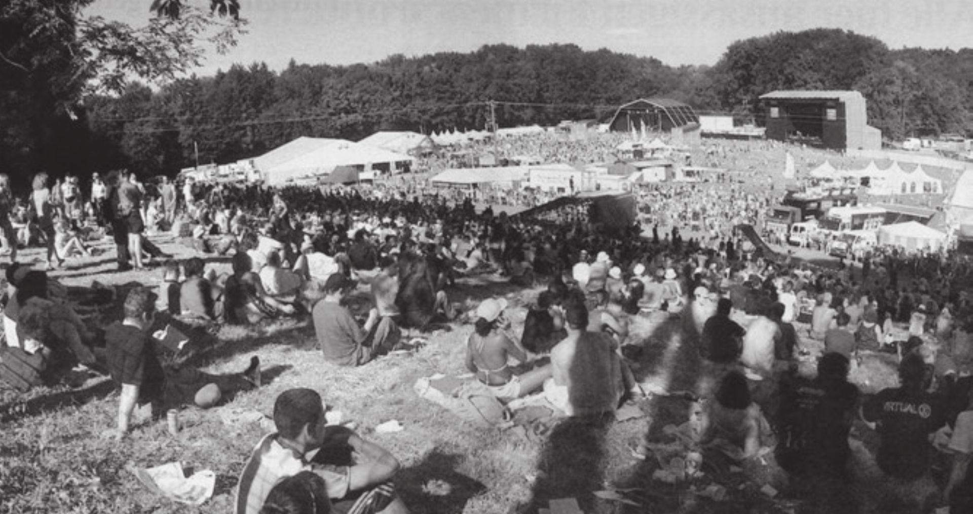 Ein Plätzchen am Schatten, viel gute Musik und eine Kulisse, die einmalig ist, das machte das spezielle Sound-Arena-Feeling aus. Bild: Archiv - Das Bild wird blockiert. – Möglicherweise durch einen aktiven Adblocker.