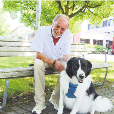 Ganz viele Spuren hinterlassen - Palina hat Urs Bosisio immer begleitet in den Reusspark. Und hat sowohl den Bewohnern als auch den Mitarbeitenden viel Freude bereitet. Jetzt gehen quasi beide in den Ruhestand. Bild: Chregi Hansen