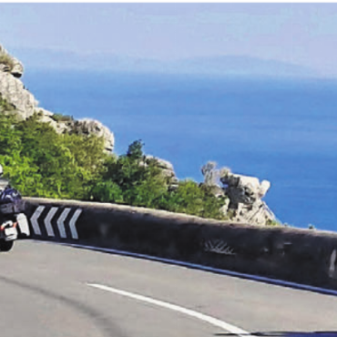 LESERFOTO - 24 Tage unterwegs auf der Harley – hier an der Amalfi-Küste in Italien. Ein besonderes Erlebnis für Manuela Staubli aus Wohlen.