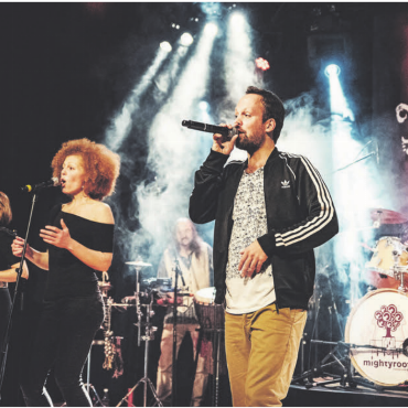 Einfach mal machen - Collie Herb aus Olten gehört seit 20 Jahren zu den Aushängeschildern der Schweizer Reggae-Szene. In Wohlen ist er mit seiner Begleitband Mighty Roots zu erleben. Bilder: zg / Talal Doukmak