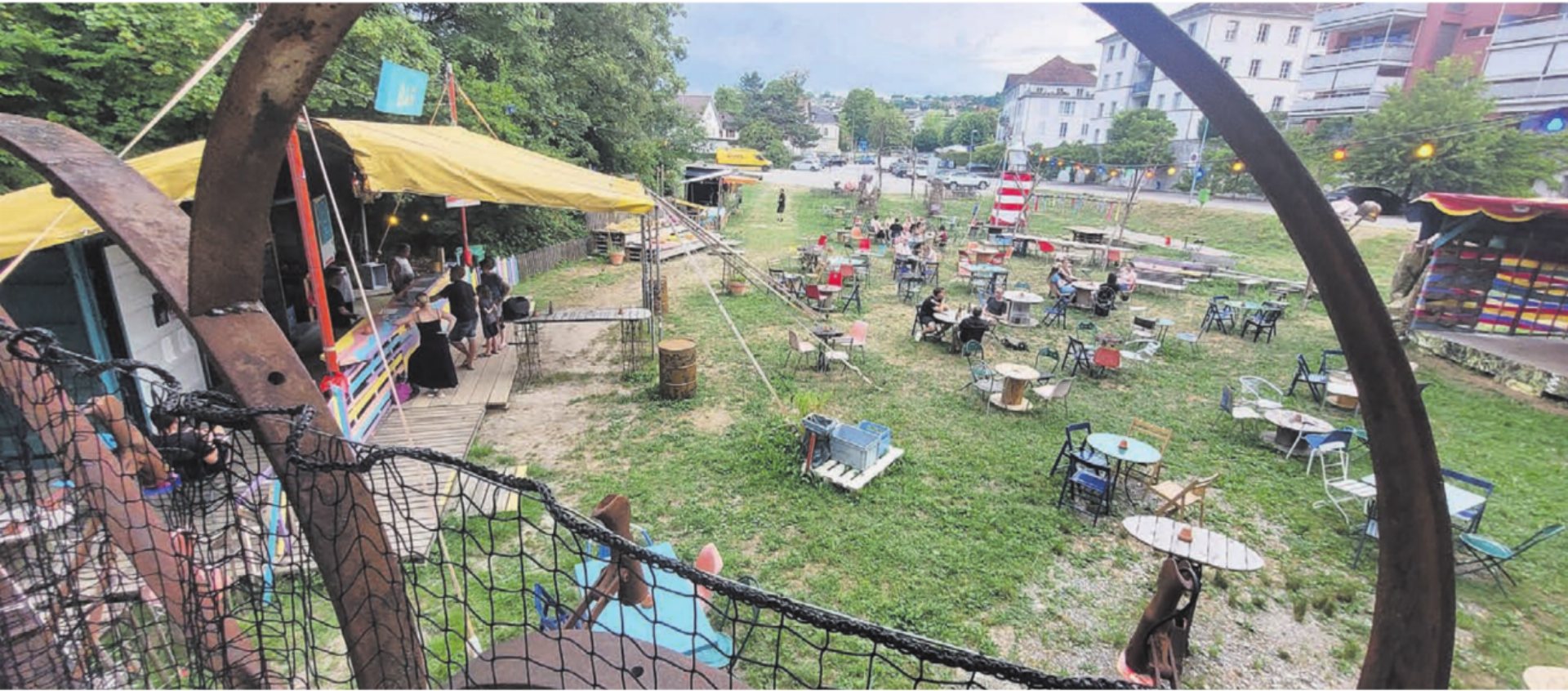 Einfach ein idyllischer Ort: Die Sommerbar auf dem Isler-Areal zieht gerade in diesem Hitzesommer immer viele Gäste an. Bilder: Chregi Hansen / Archiv - Das Bild wird blockiert. – Möglicherweise durch einen aktiven Adblocker.