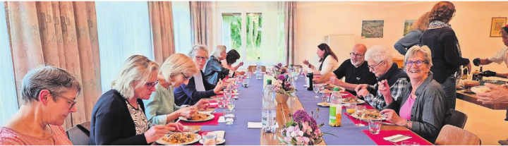Die Teilnehmenden genossen das leckere Essen.    Bild: zg