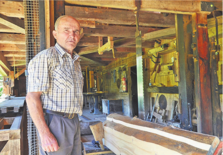 Martin Köchli hat das Säger-Handwerk von seinem Vater gelernt – und gibt es nun im Verein weiter. Bilder: Thomas Stöckli Martin Köchli hat das Säger-Handwerk von seinem Vater gelernt – und gibt es nun im Verein weiter. Bilder: Thomas Stöckli