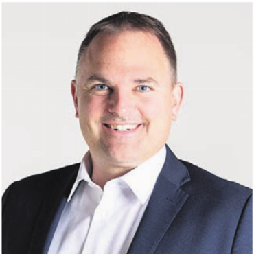 Der SVP-Präsident kommt - Marcel Dettling hält die Ansprache in Dintikon. Bild: pd