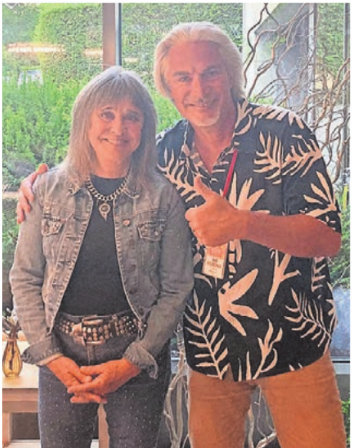 Wie schon 2019 war Patrick Fischer als Fahrer für Suzi Quatro eingeteilt.    Bild: zg