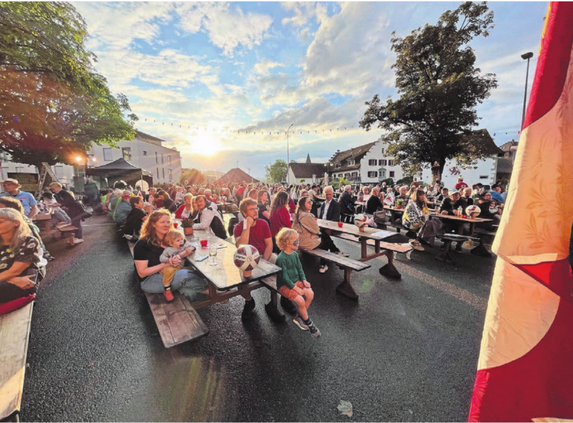 Vereine und Teams engagieren sich, damit die Besucher gemütlich feiern können. Bild: Archiv - Das Bild wird blockiert. – Möglicherweise durch einen aktiven Adblocker.
