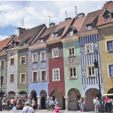 Gesehen und festgehalten - «Da braucht es wohl speziell angefertigte Möbel für die schmalen Stadthäuser in Posen», denkt sich Barbara Sennrich aus Wohlen. Das Bild hat sie während ihrer Rundreise durch Polen aufgenommen.