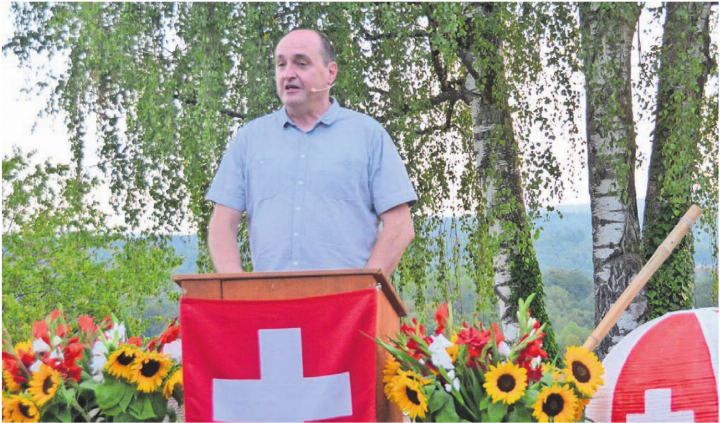 In seiner 1.-August-Rede betonte Motorex-CEO Edi Fischer, dass es heute viele tolle junge Leute gibt.    Bild: rwi
