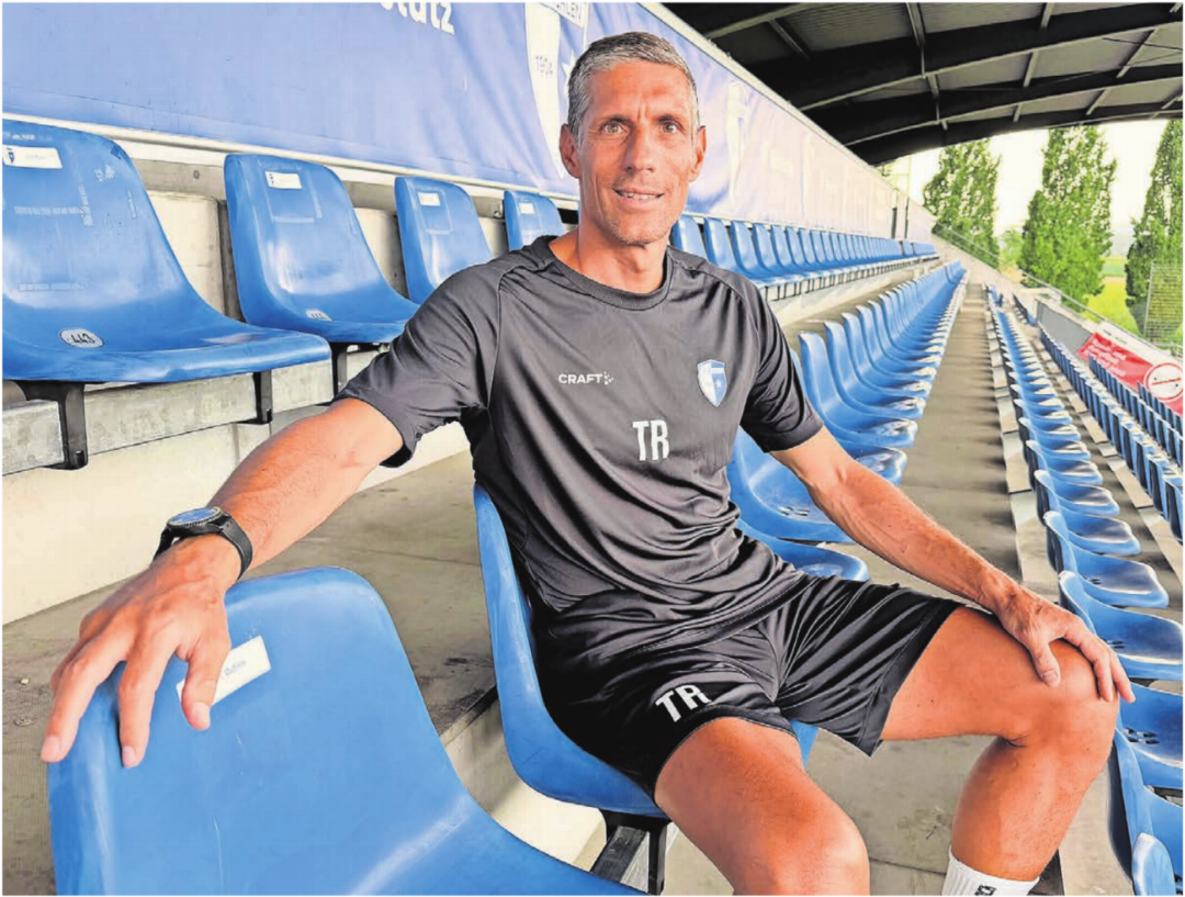 Disziplin, Fitness und ein geordnetes System. Der neue Trainer Jérôme Oswald will den FC Wohlen mit klaren Vorgaben auf die Erfolgsspur führen.
Bild: Stefan Sprenger Disziplin, Fitness und ein geordnetes System. Der neue Trainer Jérôme Oswald will den FC Wohlen mit klaren Vorgaben auf die Erfolgsspur führen.
Bild: Stefan Sprenger