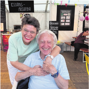 Emil, das Idol meiner Grosseltern - Ein Herz und eine Seele: Emil Steinberger mit seiner Frau Niccel. Bilder: Anna Bingesser
