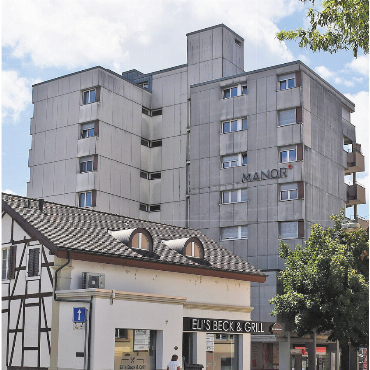 Noch kein konkreter Plan - Noch ist der Manor an der Zentralstrasse geöffnet. Bild: mo
